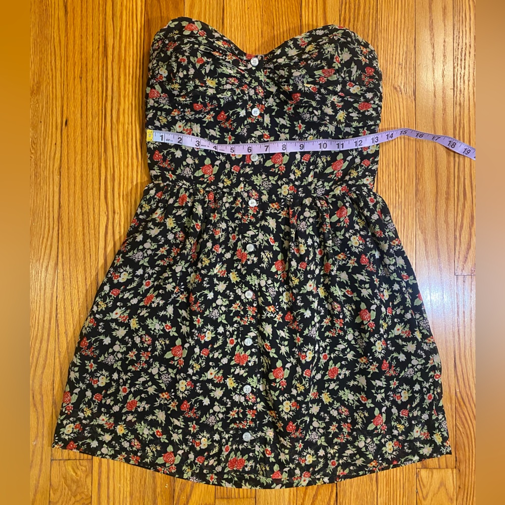 BCBG Black Dress with Floral Design | Has Structured Bodice and Pockets | Small - Picture 4 of 9